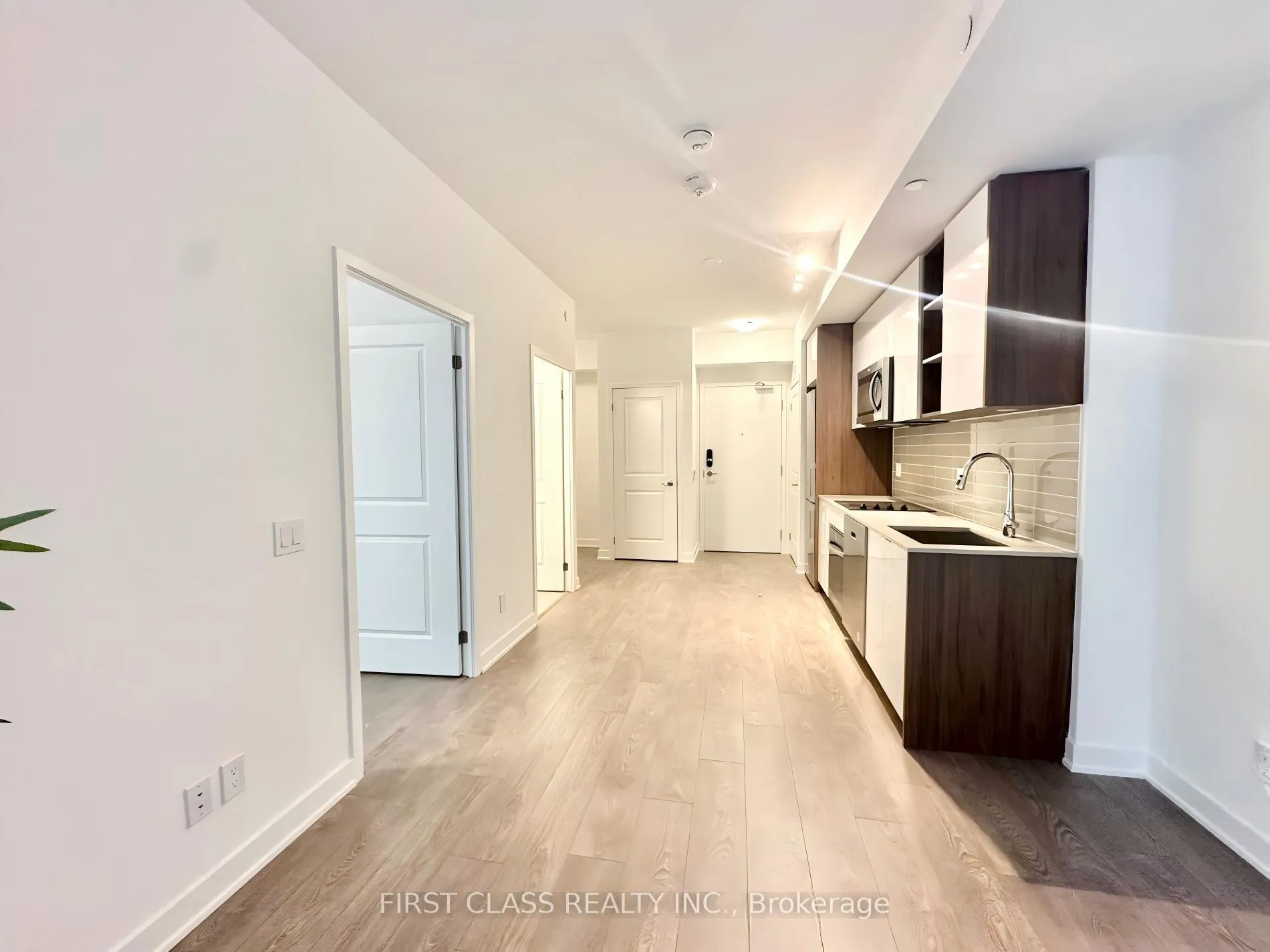 Photo 8 of Unit 820, 543 Richmond Street W, Toronto, Waterfront Communities — HOMEH