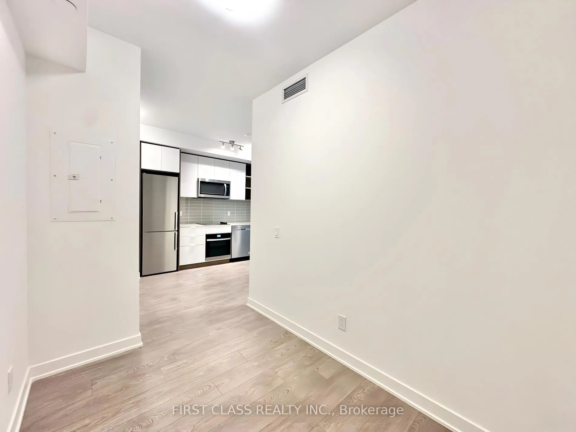 Photo 10 of Unit 820, 543 Richmond Street W, Toronto, Waterfront Communities — HOMEH