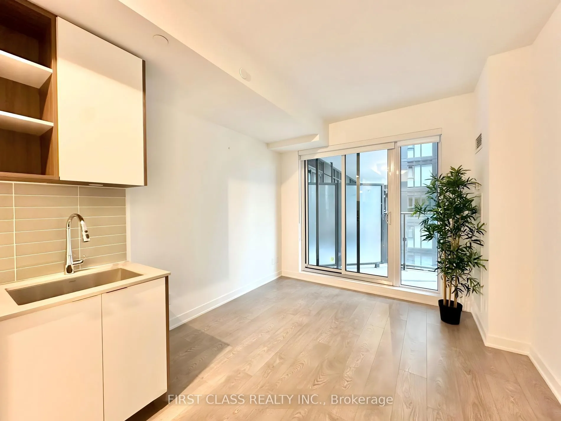 Photo 11 of Unit 820, 543 Richmond Street W, Toronto, Waterfront Communities — HOMEH