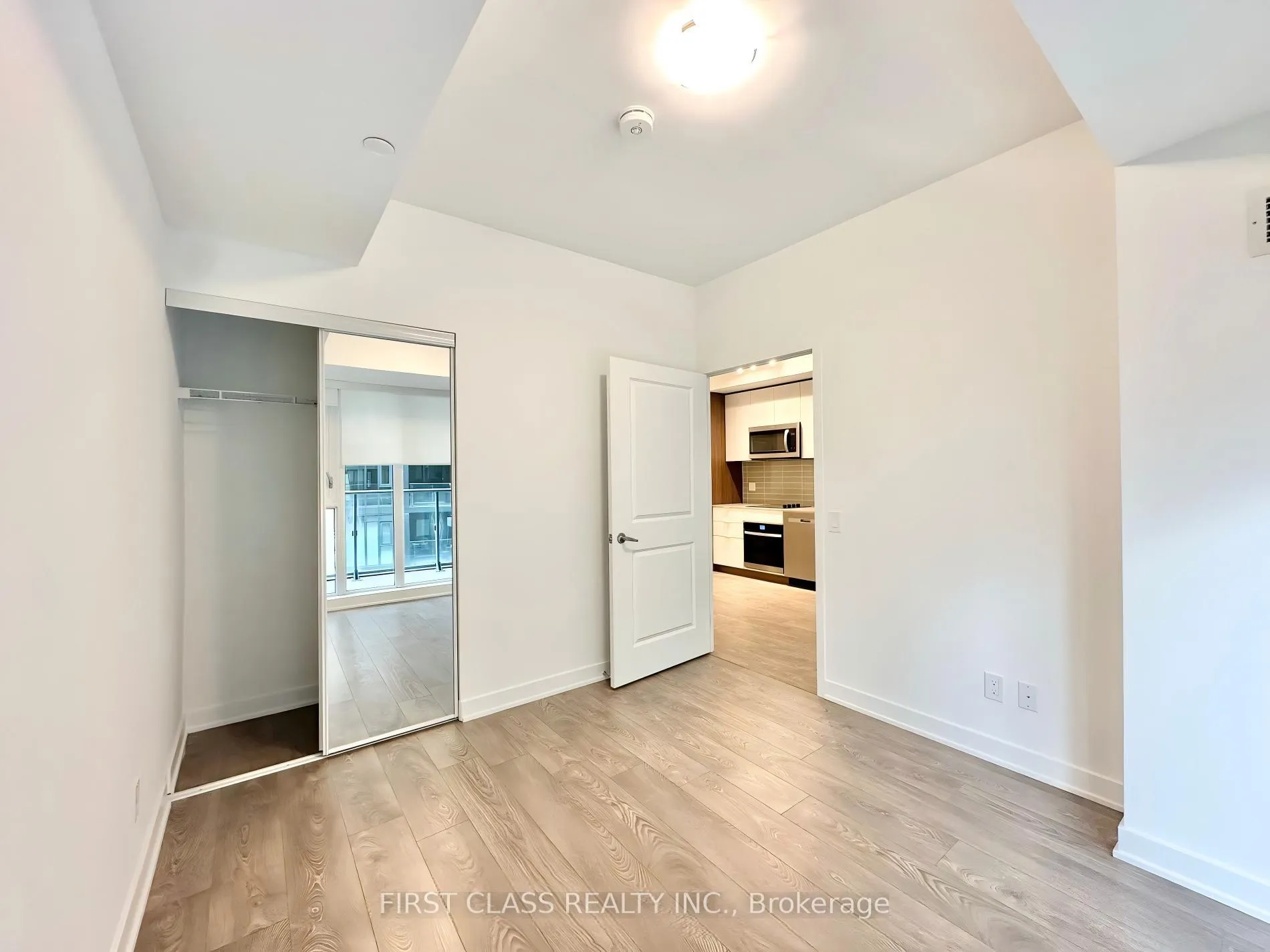Photo 13 of Unit 820, 543 Richmond Street W, Toronto, Waterfront Communities — HOMEH