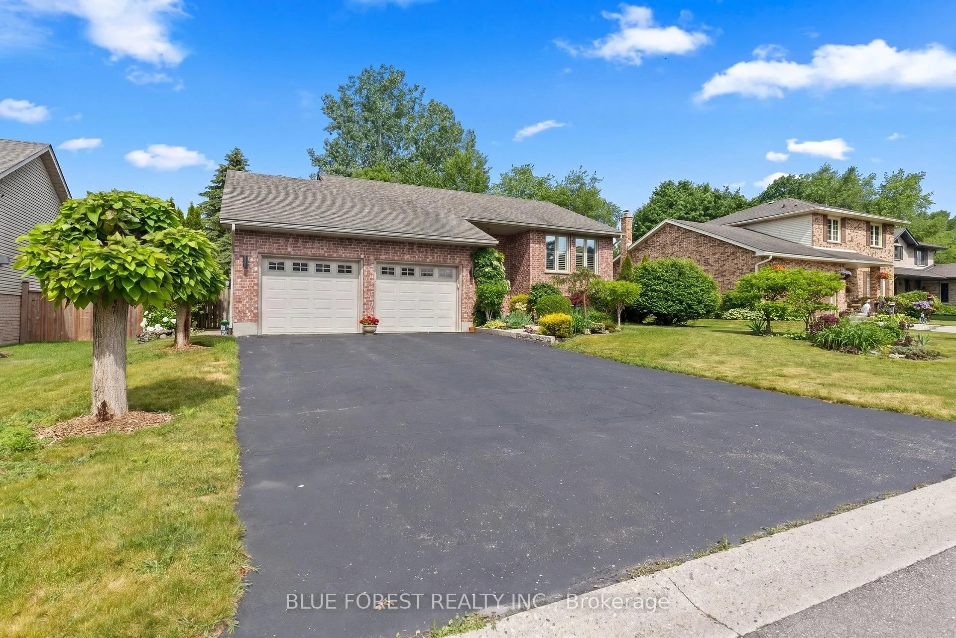 Photo 5 of 29 Village Gate Crescent, Thames Centre, Dorchester — HOMEH