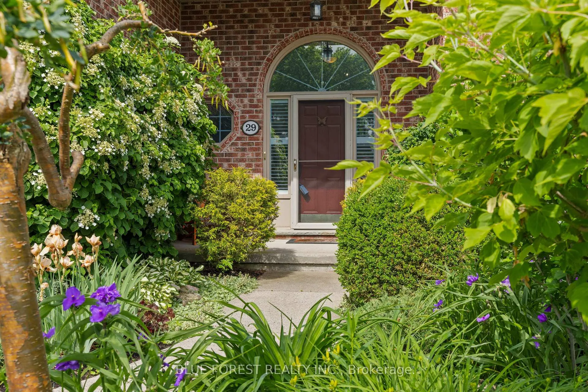 Photo 8 of 29 Village Gate Crescent, Thames Centre, Dorchester — HOMEH