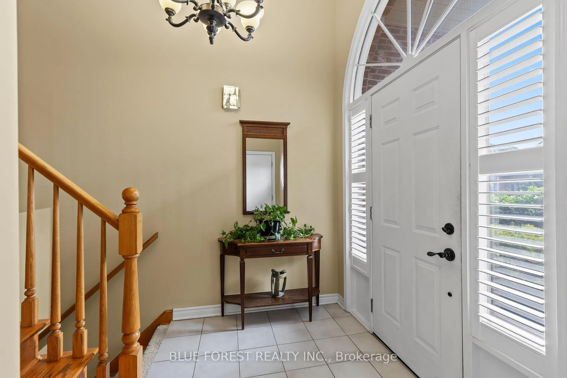 Photo 9 of 29 Village Gate Crescent, Thames Centre, Dorchester — HOMEH
