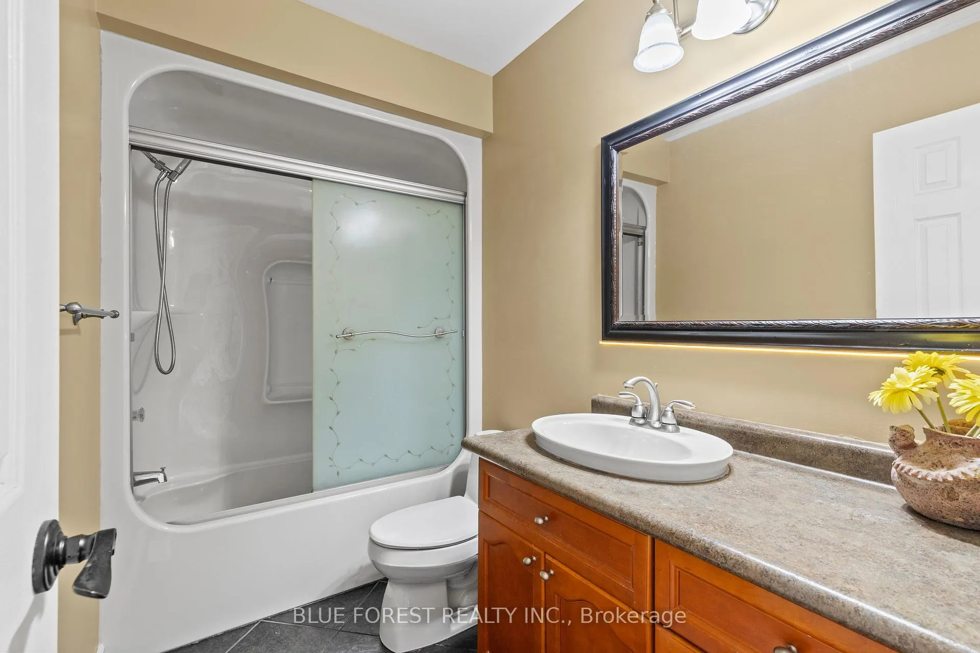 Photo 36 of 29 Village Gate Crescent, Thames Centre, Dorchester — HOMEH