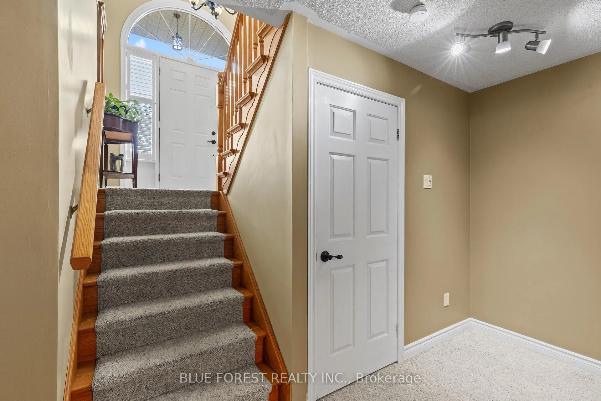 Photo 37 of 29 Village Gate Crescent, Thames Centre, Dorchester — HOMEH