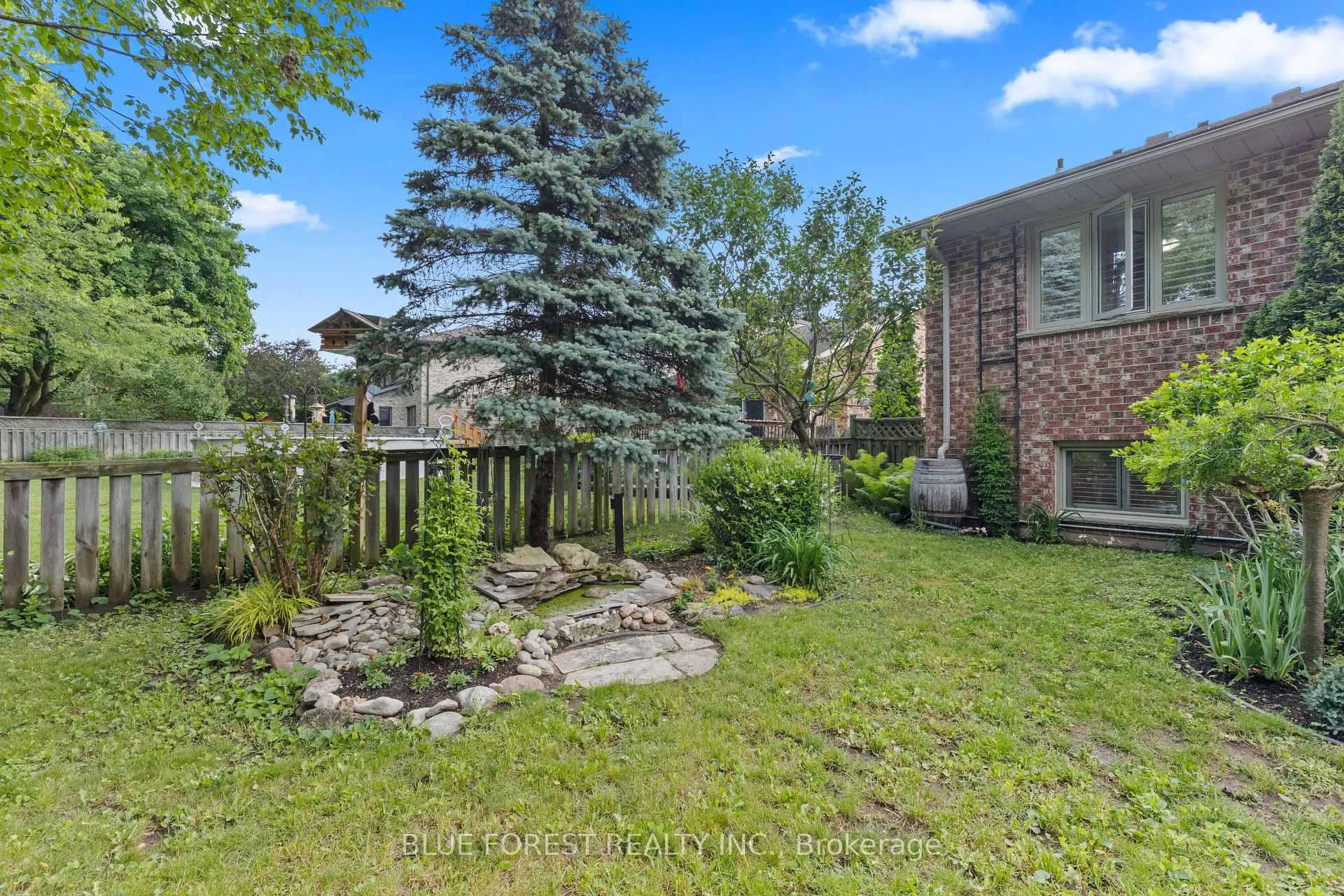 Photo 57 of 29 Village Gate Crescent, Thames Centre, Dorchester — HOMEH