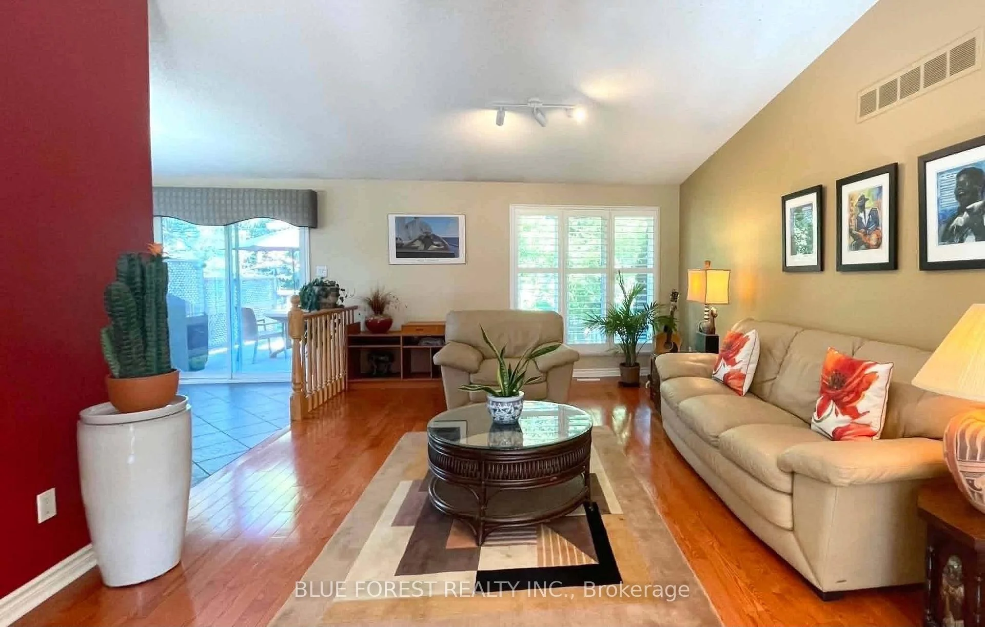 Photo 12 of 29 Village Gate Crescent, Thames Centre, Dorchester — HOMEH