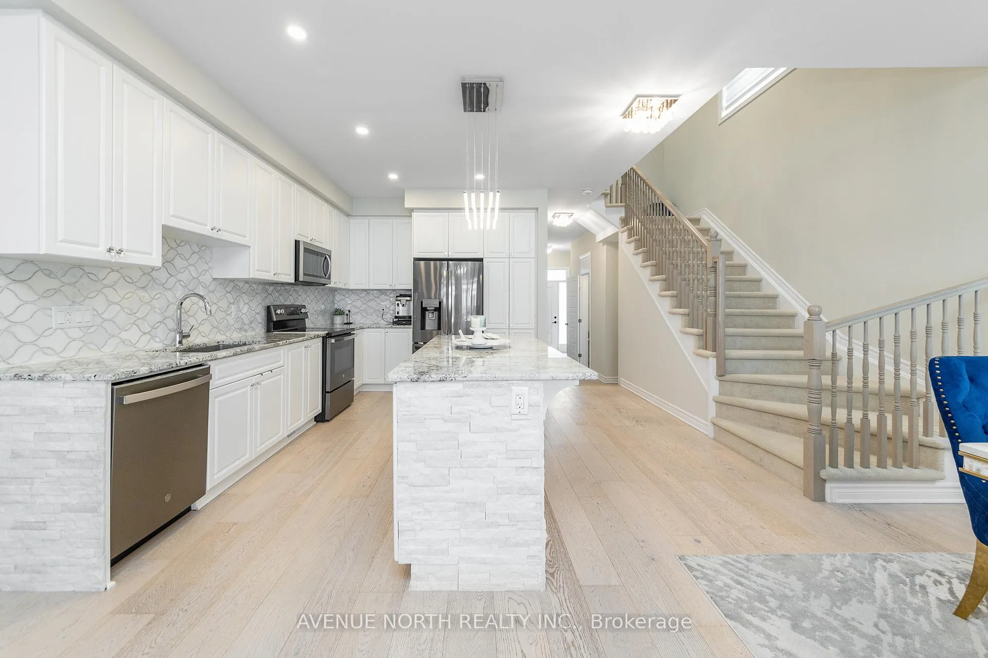 Photo 10 of 93 Nepeta Crescent, Ottawa, Blossom Park/Kemp Park/Findlay Creek — HOMEH
