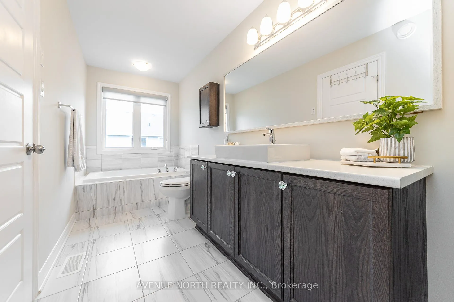Photo 27 of 93 Nepeta Crescent, Ottawa, Blossom Park/Kemp Park/Findlay Creek — HOMEH