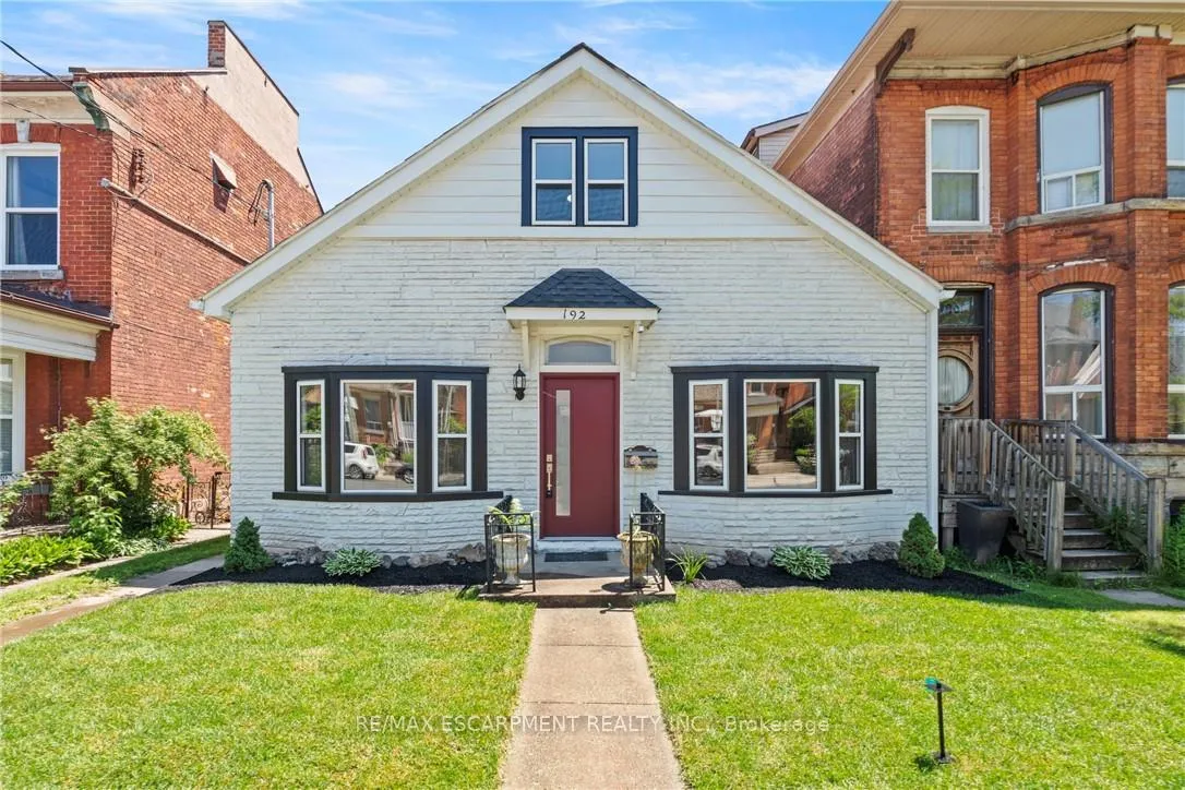Front of 192 Victoria Avenue N