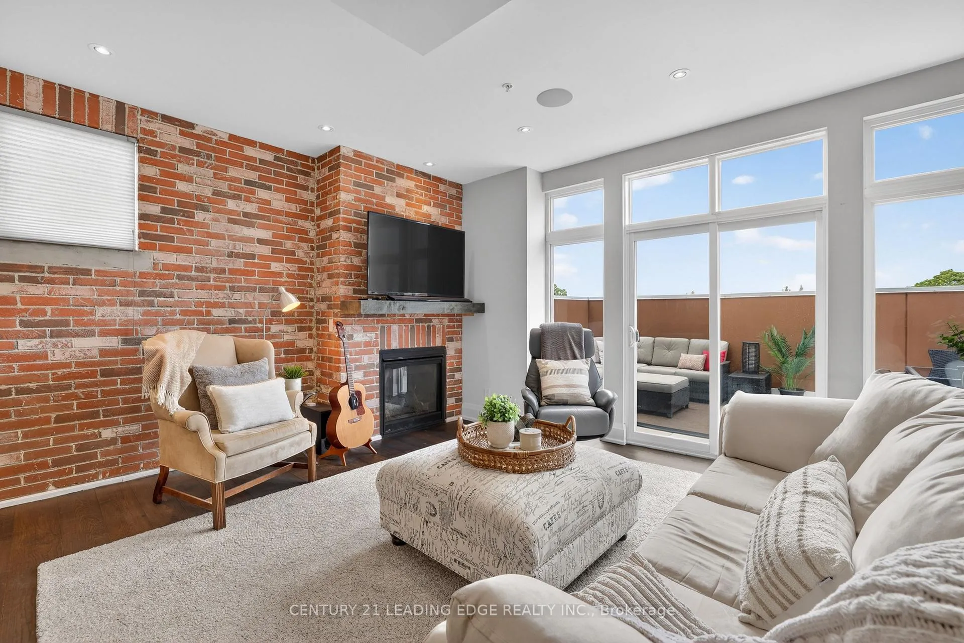 Photo 7 of Unit 408, 64 Wells Street, Aurora, Aurora Village — HOMEH