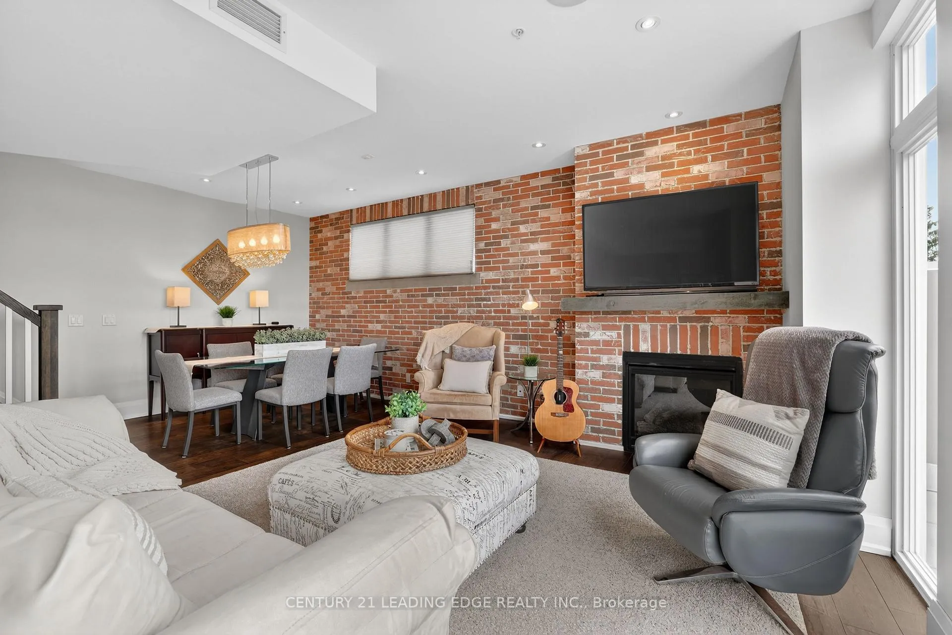 Photo 10 of Unit 408, 64 Wells Street, Aurora, Aurora Village — HOMEH