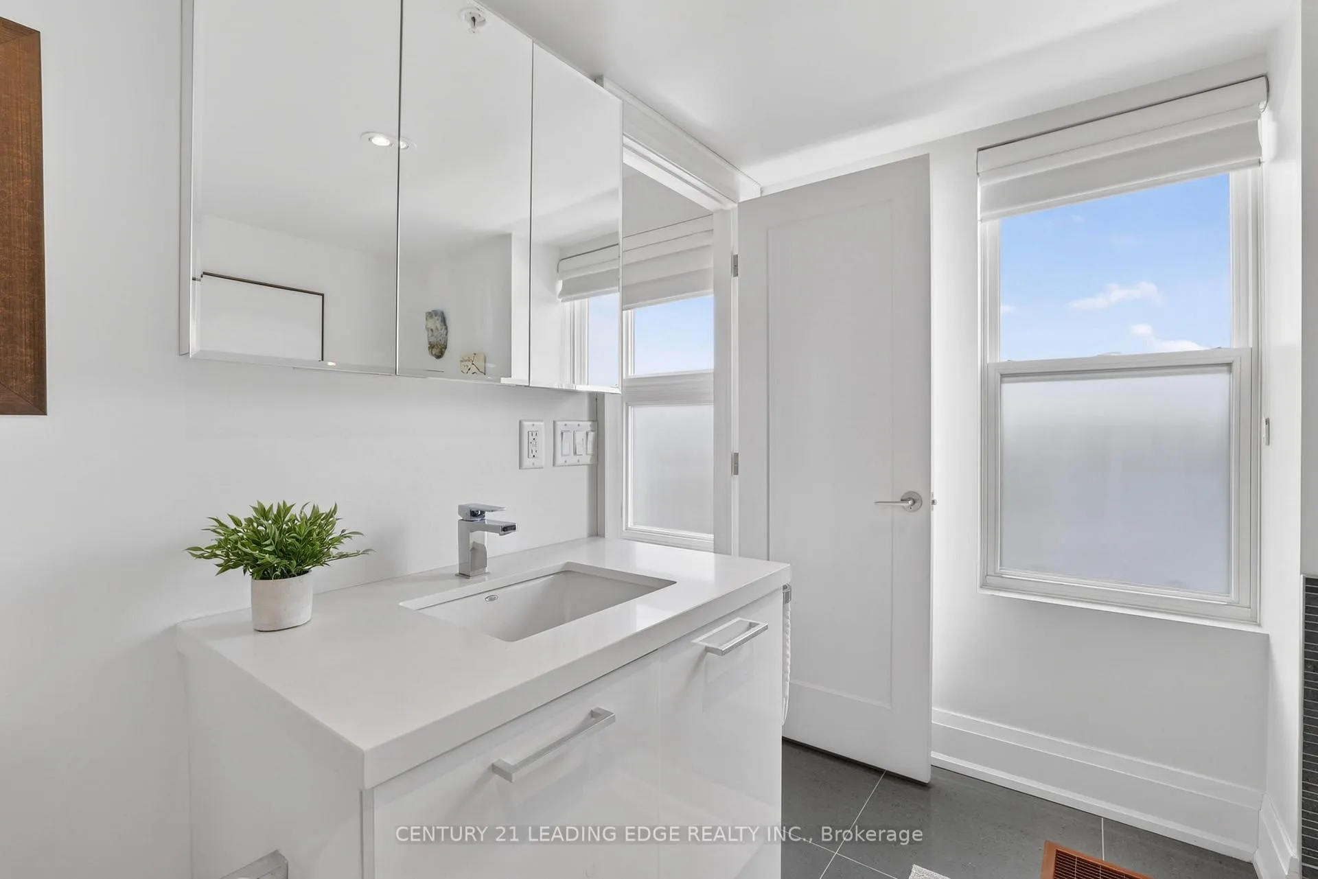 Photo 25 of Unit 408, 64 Wells Street, Aurora, Aurora Village — HOMEH