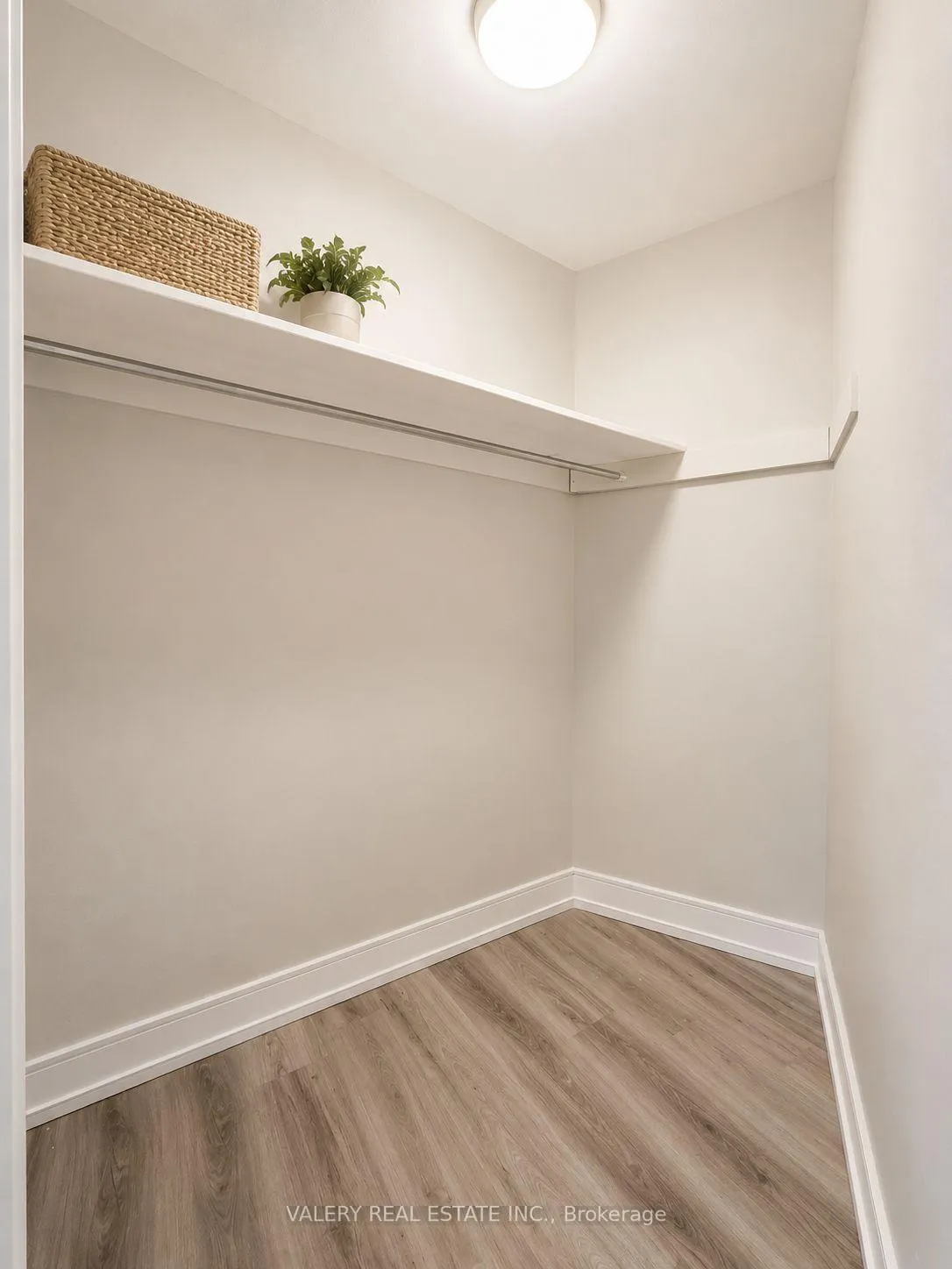 Photo 7 of Unit 612, 75 Eastdale Avenue, Toronto, Crescent Town — HOMEH