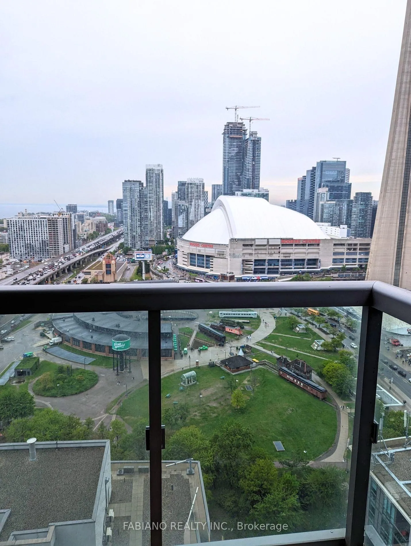 Photo 6 of Unit 3302, 19 Grand Trunk Crescent, Toronto, Waterfront Communities — HOMEH