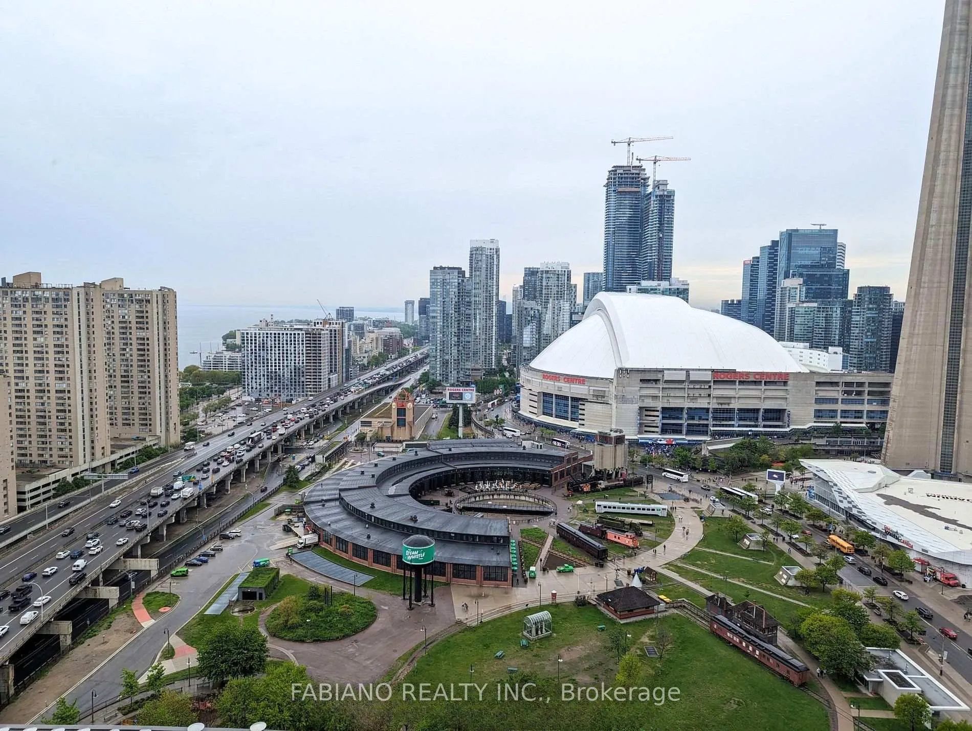 Photo 8 of Unit 3302, 19 Grand Trunk Crescent, Toronto, Waterfront Communities — HOMEH