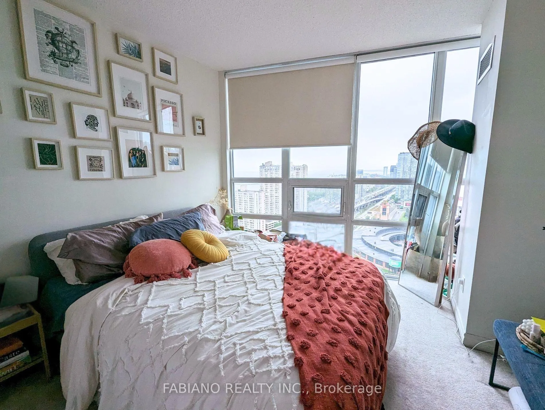 Photo 12 of Unit 3302, 19 Grand Trunk Crescent, Toronto, Waterfront Communities — HOMEH