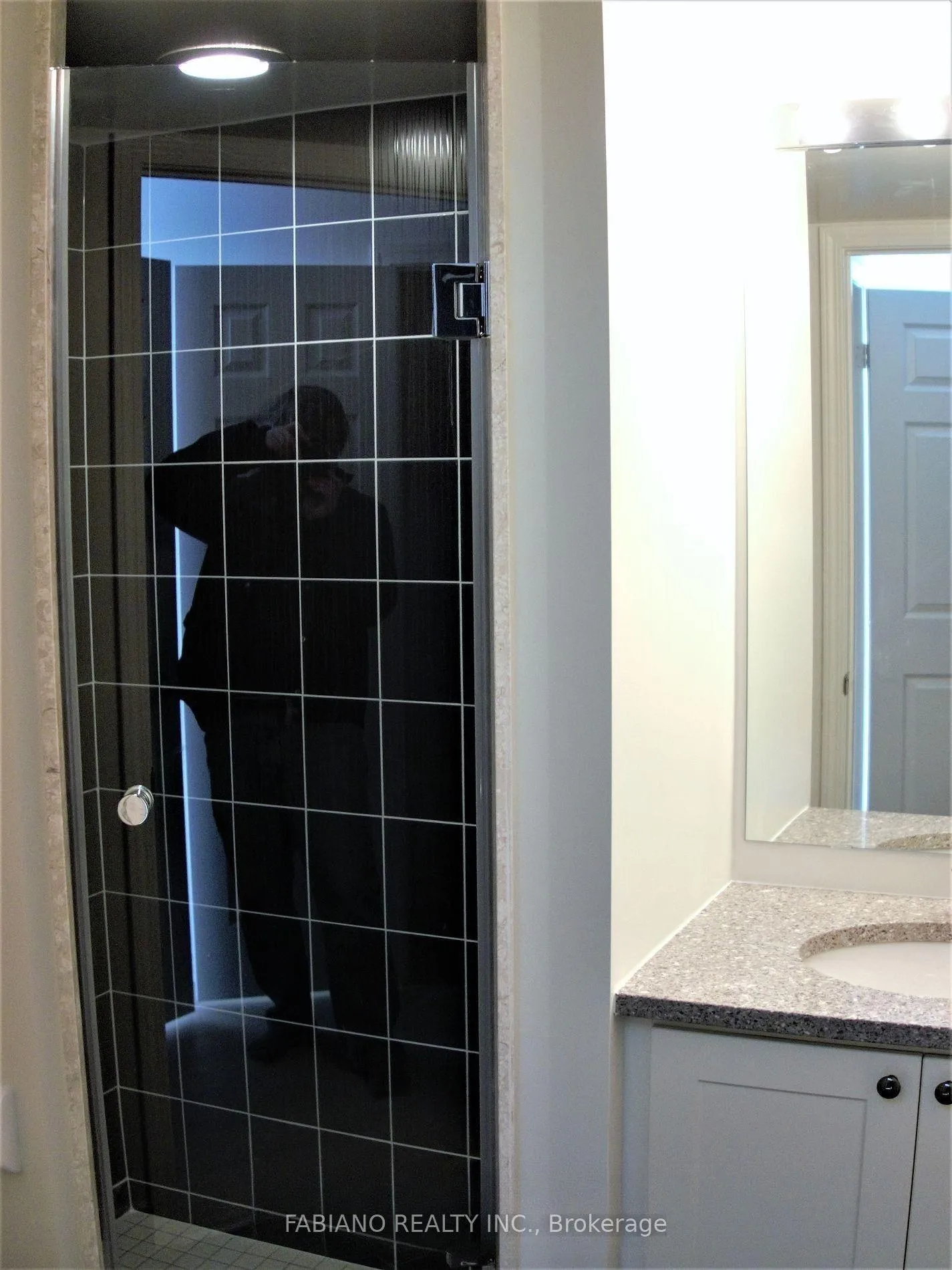 Photo 14 of Unit 3302, 19 Grand Trunk Crescent, Toronto, Waterfront Communities — HOMEH