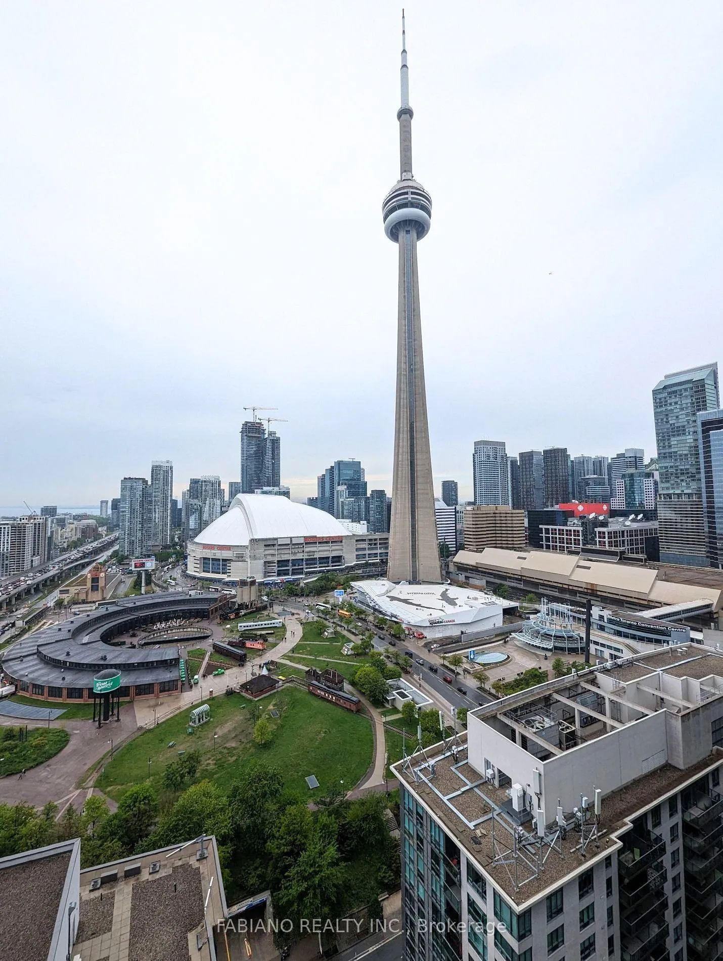 Photo 31 of Unit 3302, 19 Grand Trunk Crescent, Toronto, Waterfront Communities — HOMEH