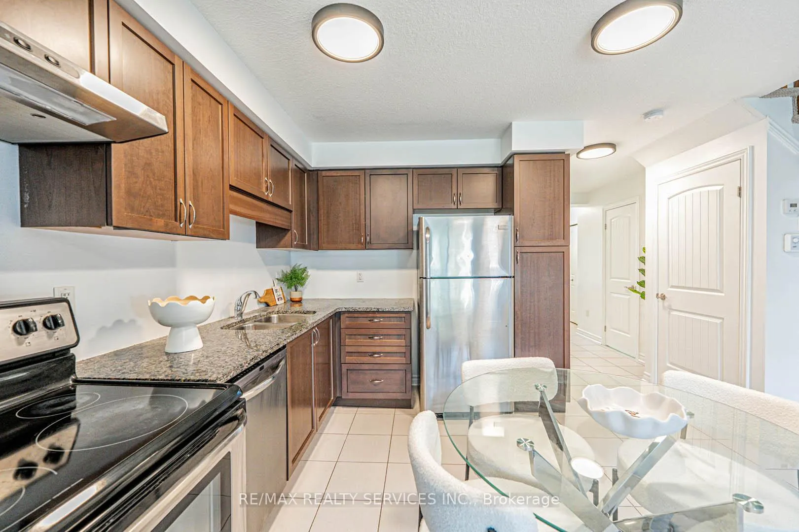 Photo 8 of Unit 22, 22 Arlington Crescent, Guelph, Pineridge/Westminster Woods — HOMEH