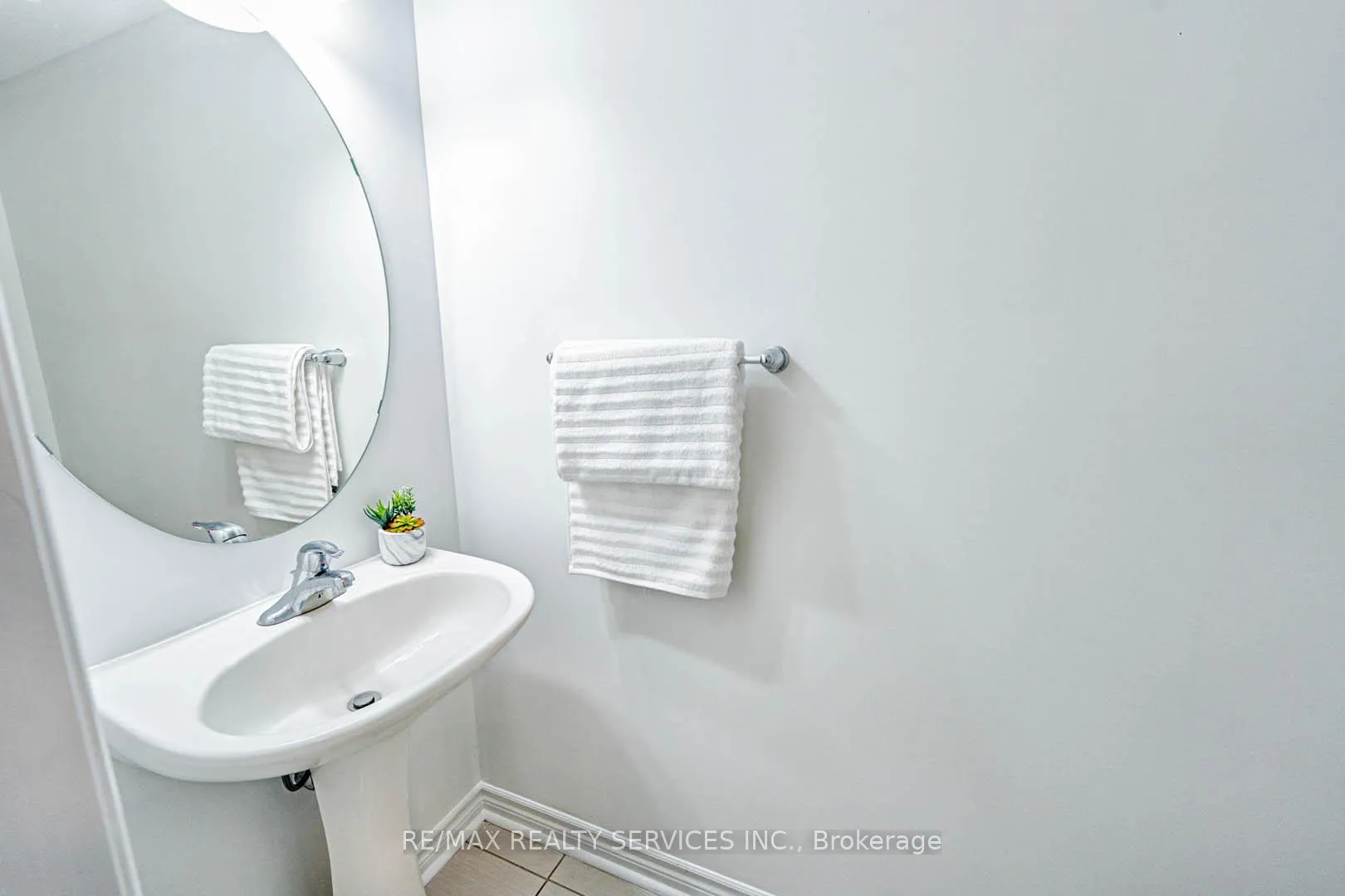 Photo 12 of Unit 22, 22 Arlington Crescent, Guelph, Pineridge/Westminster Woods — HOMEH