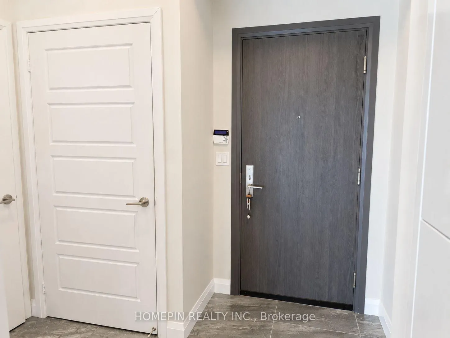 Photo 5 of Unit 609, 25 Water Walk Drive, Markham, Unionville — HOMEH
