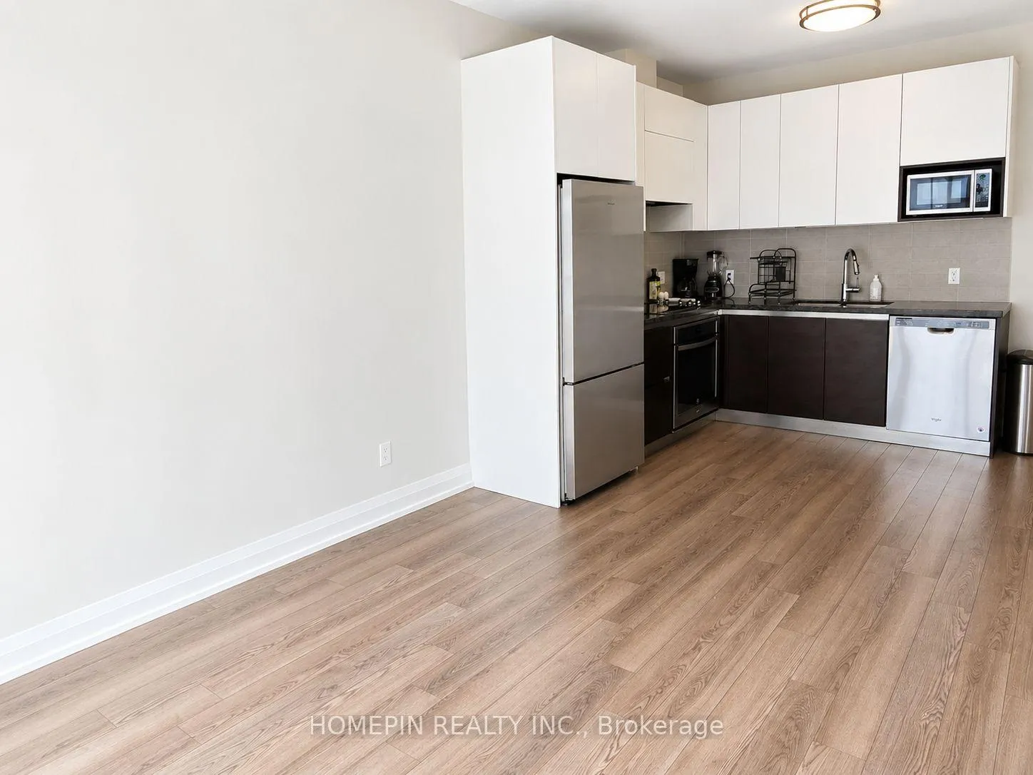Photo 9 of Unit 609, 25 Water Walk Drive, Markham, Unionville — HOMEH