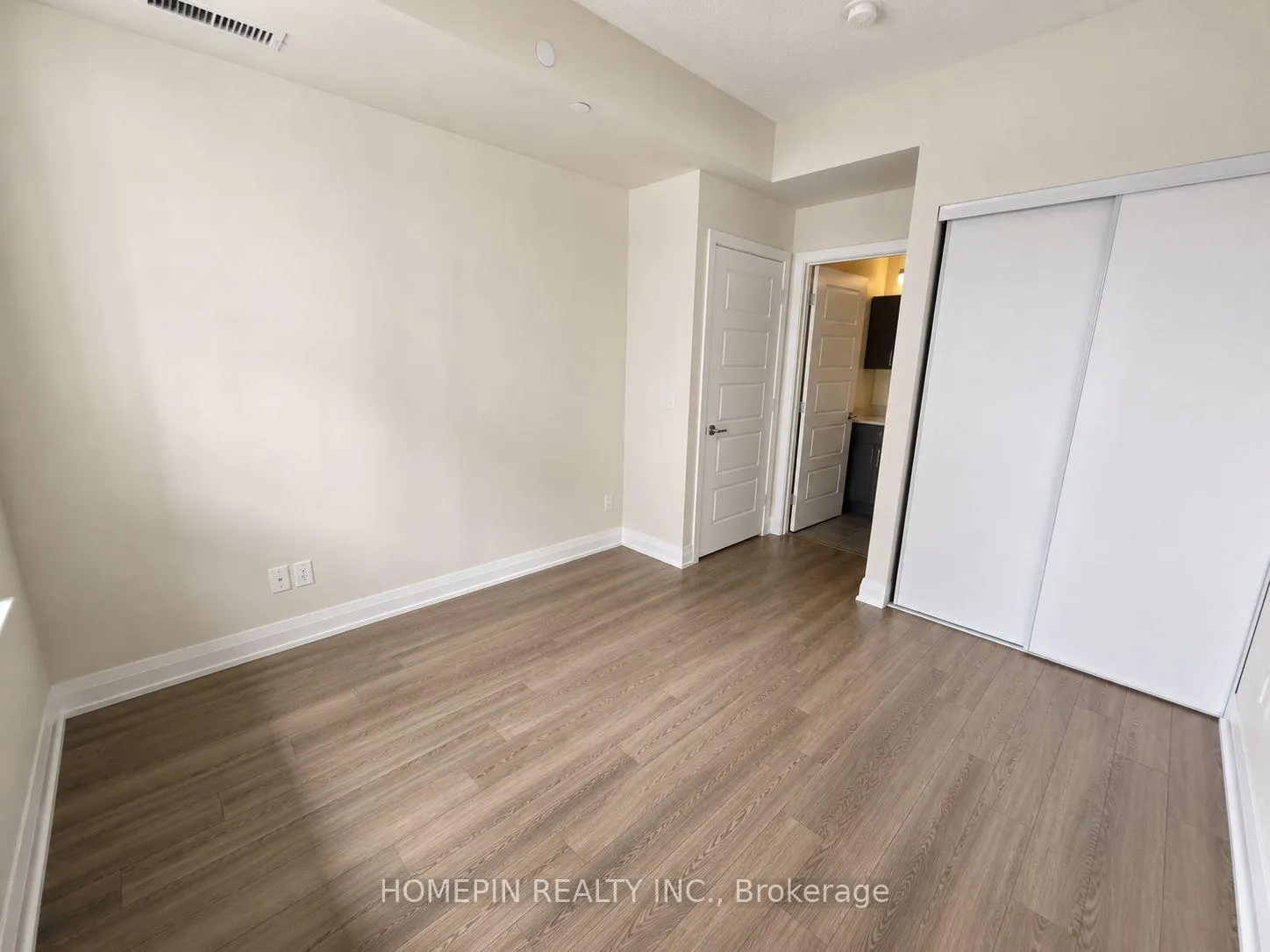 Photo 11 of Unit 609, 25 Water Walk Drive, Markham, Unionville — HOMEH