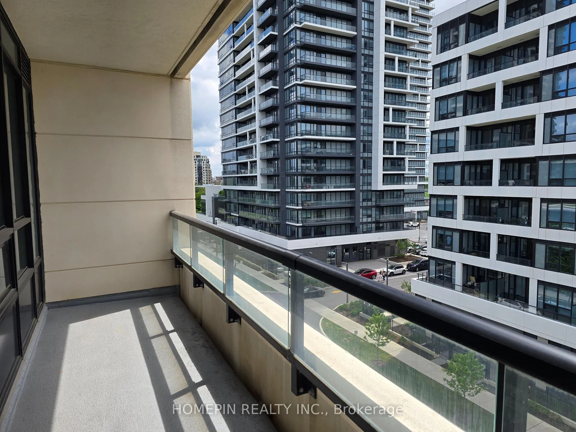 Photo 15 of Unit 609, 25 Water Walk Drive, Markham, Unionville — HOMEH