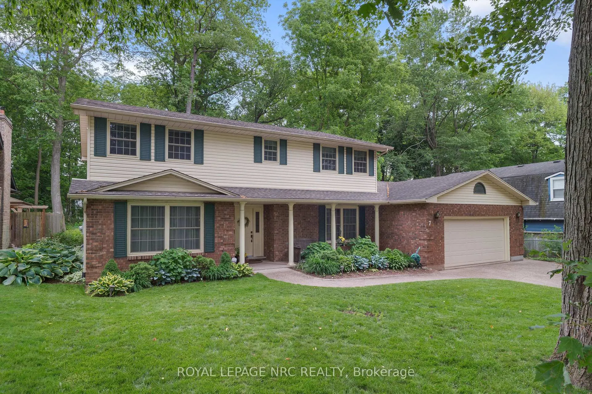 Photo 1 of 7 Parkhill Road, Pelham, Fonthill — HOMEH