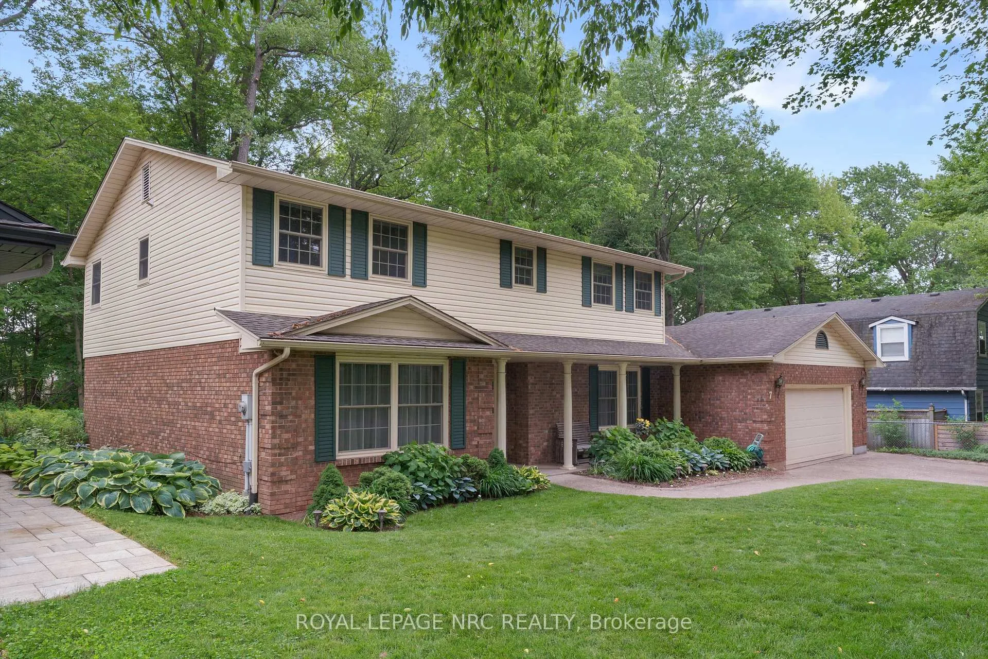 Photo 3 of 7 Parkhill Road, Pelham, Fonthill — HOMEH