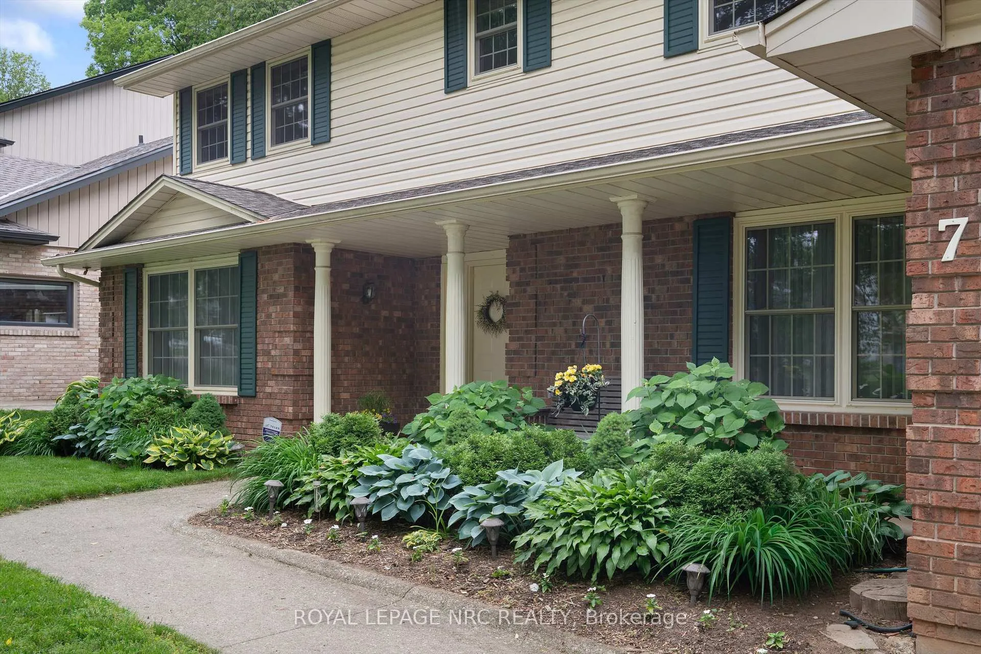 Photo 4 of 7 Parkhill Road, Pelham, Fonthill — HOMEH