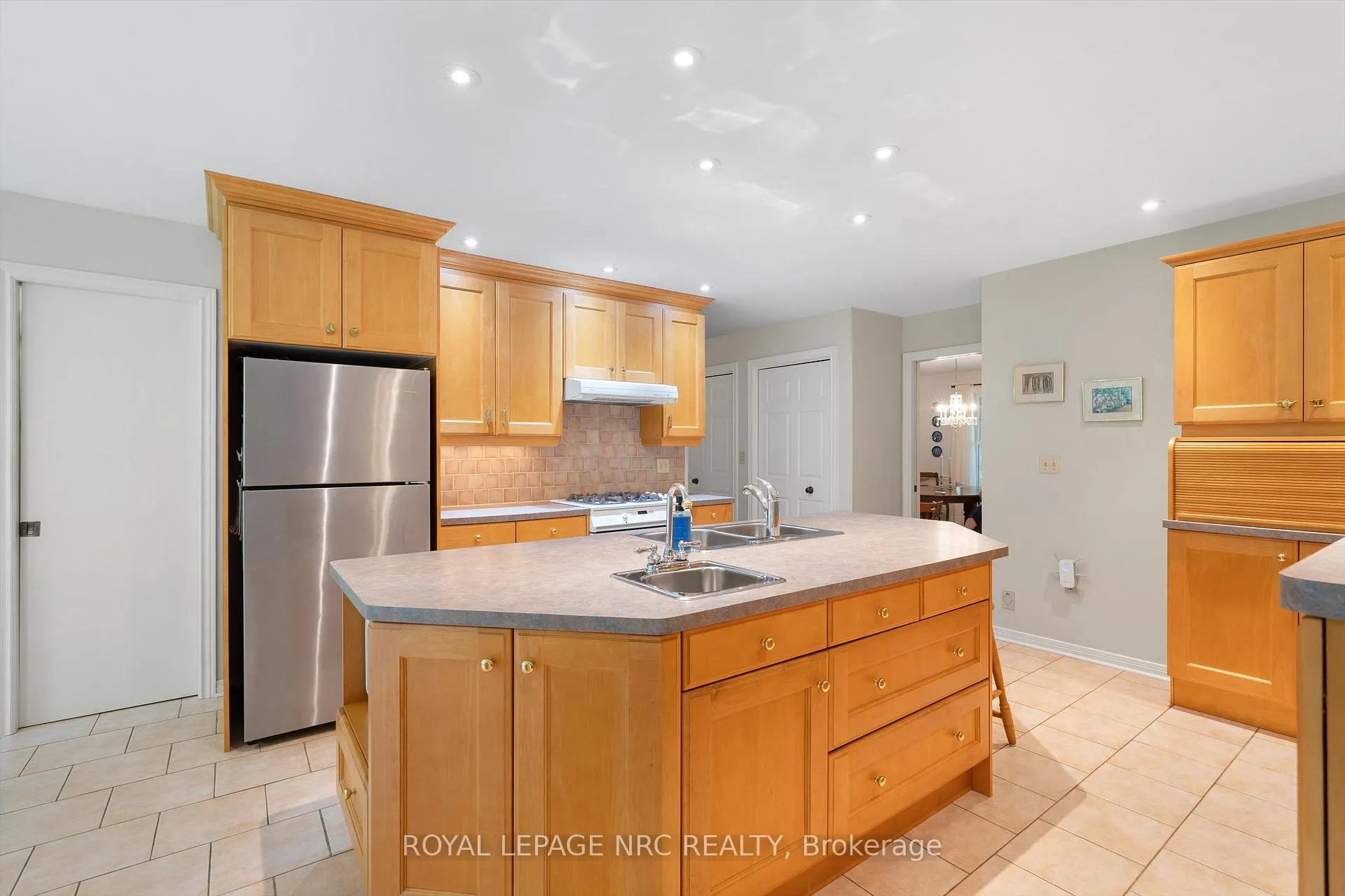 Photo 8 of 7 Parkhill Road, Pelham, Fonthill — HOMEH