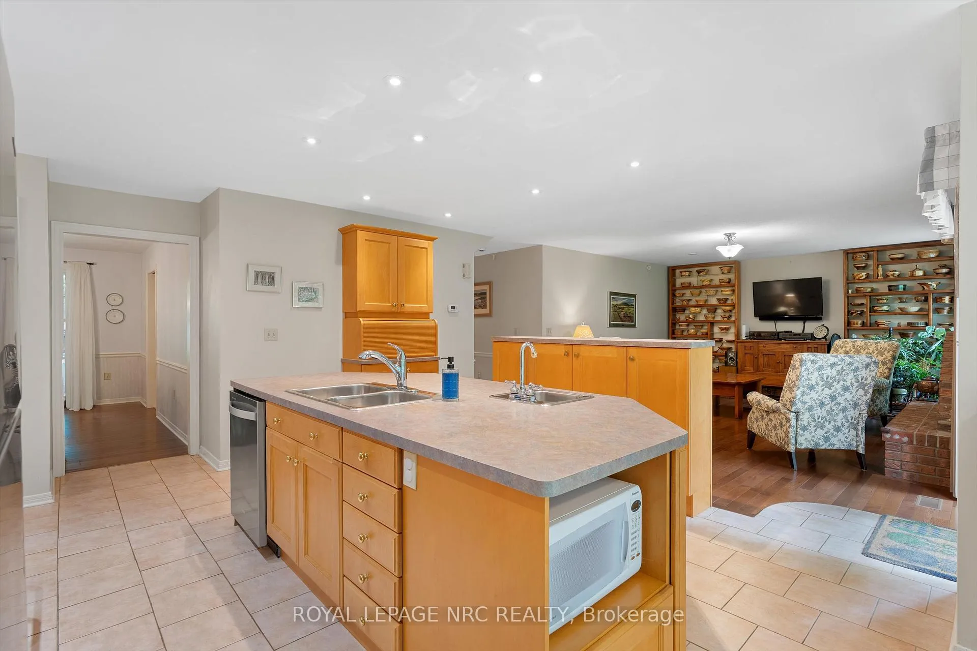Photo 10 of 7 Parkhill Road, Pelham, Fonthill — HOMEH