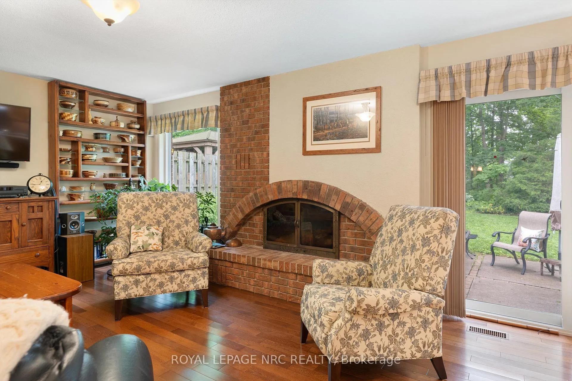 Photo 12 of 7 Parkhill Road, Pelham, Fonthill — HOMEH