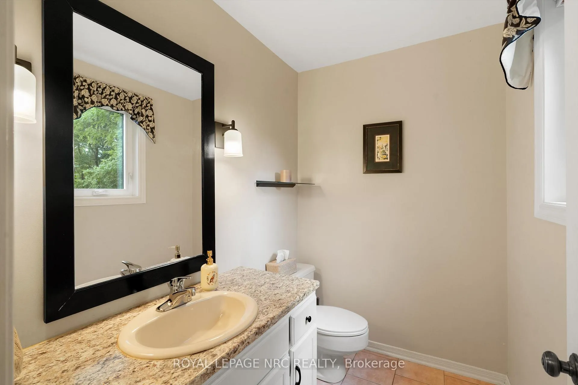 Photo 17 of 7 Parkhill Road, Pelham, Fonthill — HOMEH