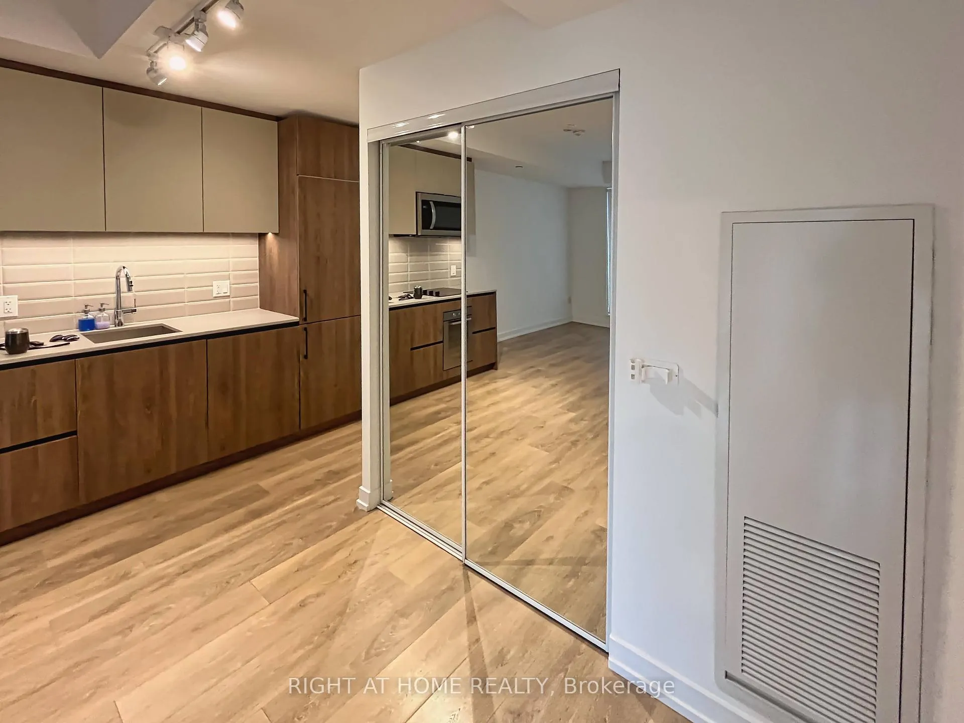 Photo 5 of Unit 437, 150 Logan Avenue, Toronto, South Riverdale — HOMEH