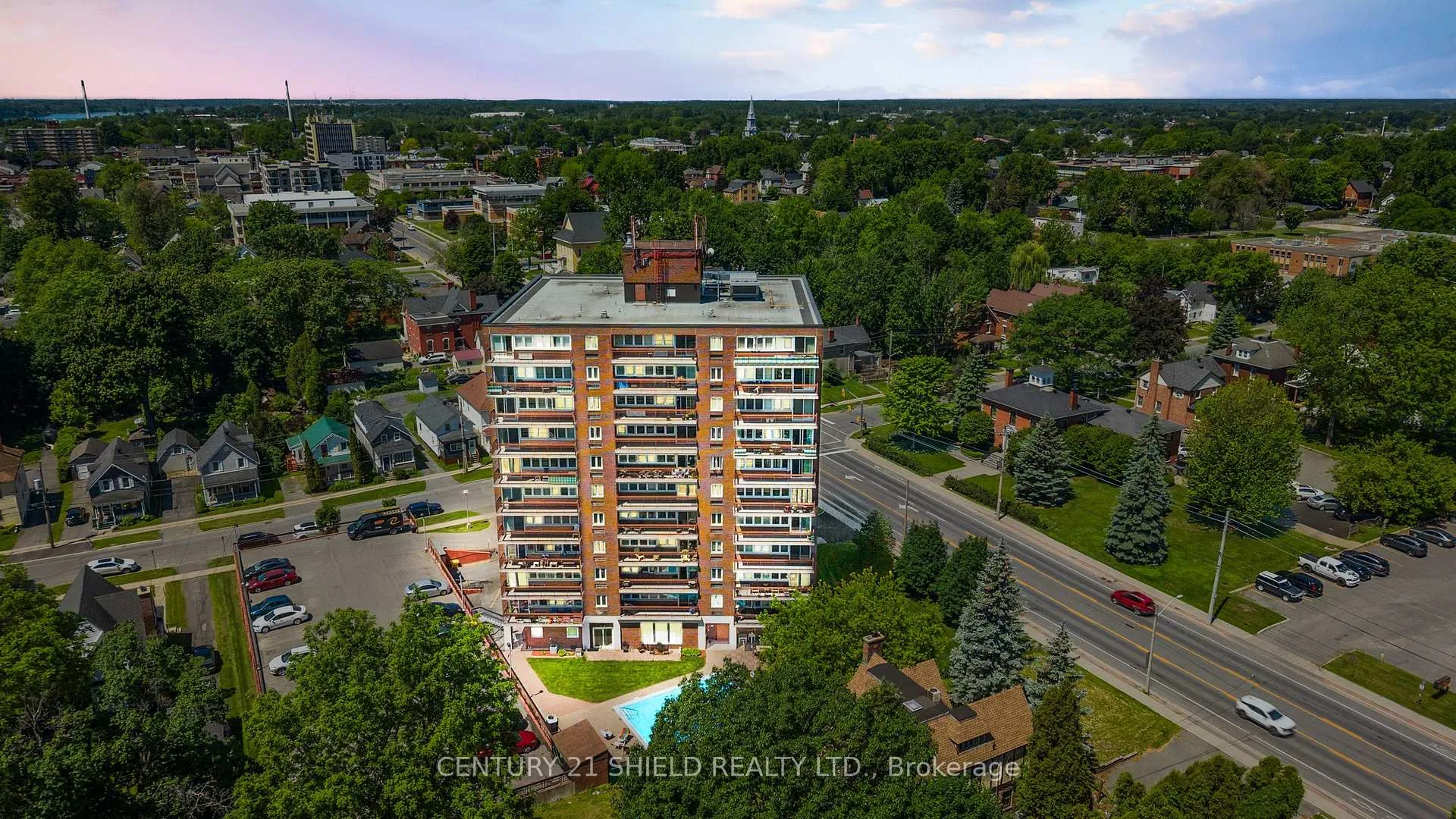Photo 2 of Unit 401, 308 Second Street E, Cornwall — HOMEH