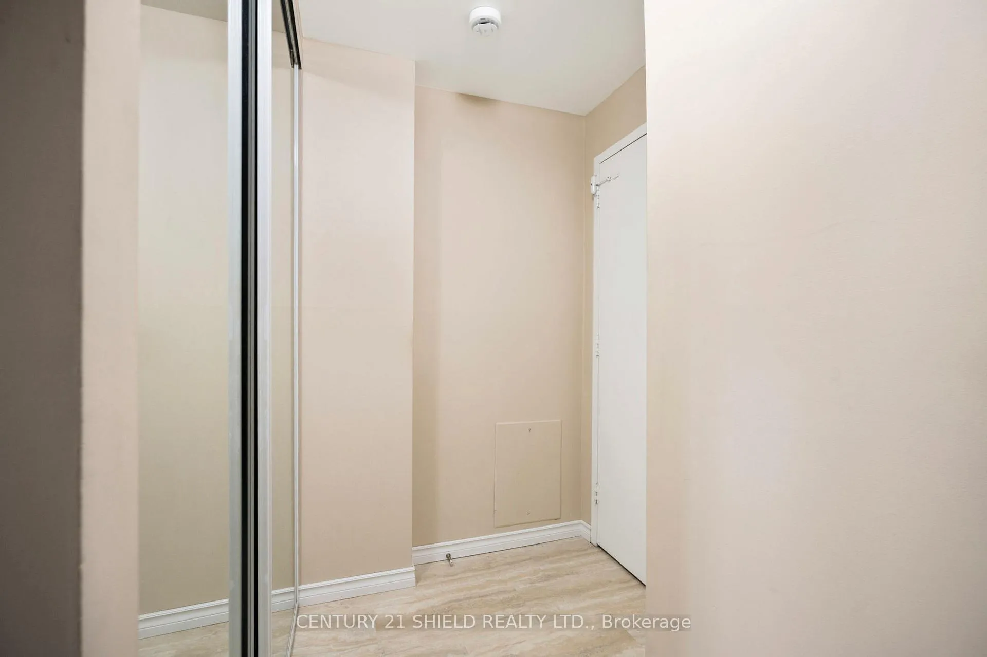 Photo 7 of Unit 401, 308 Second Street E, Cornwall — HOMEH