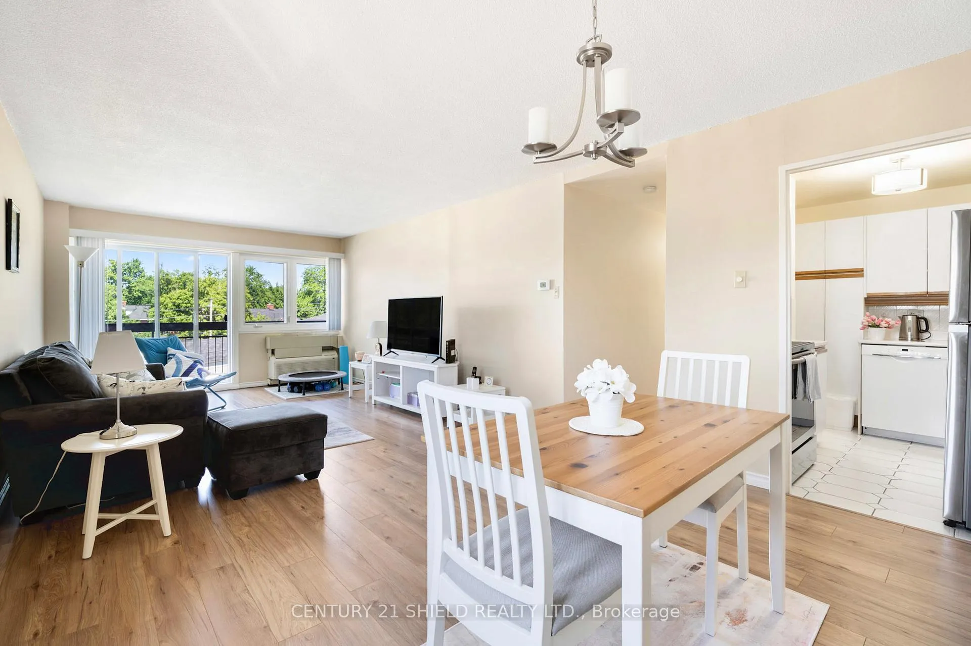 Photo 8 of Unit 401, 308 Second Street E, Cornwall — HOMEH