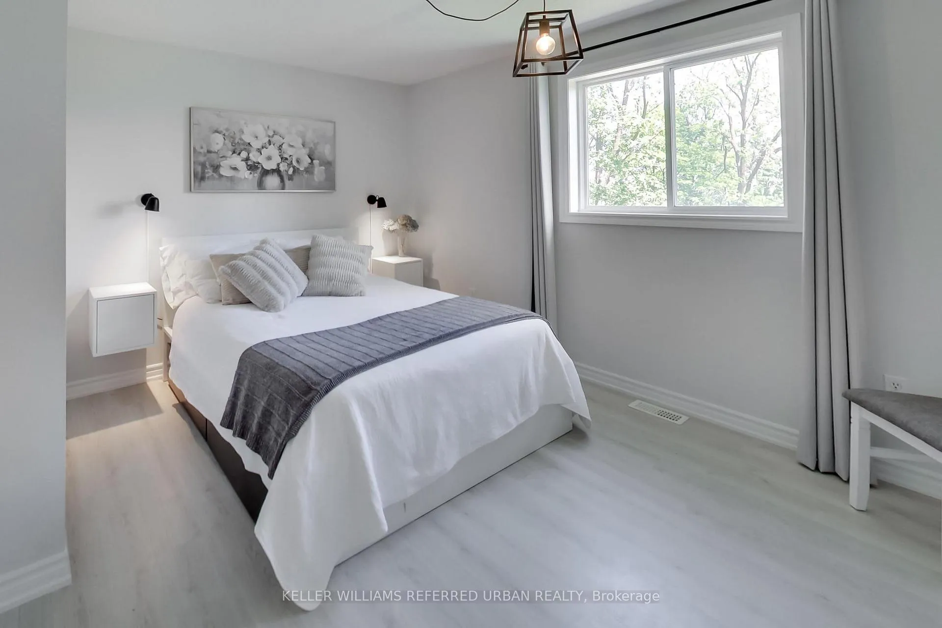 Photo 12 of 27 Lount Street, Barrie, Wellington — HOMEH