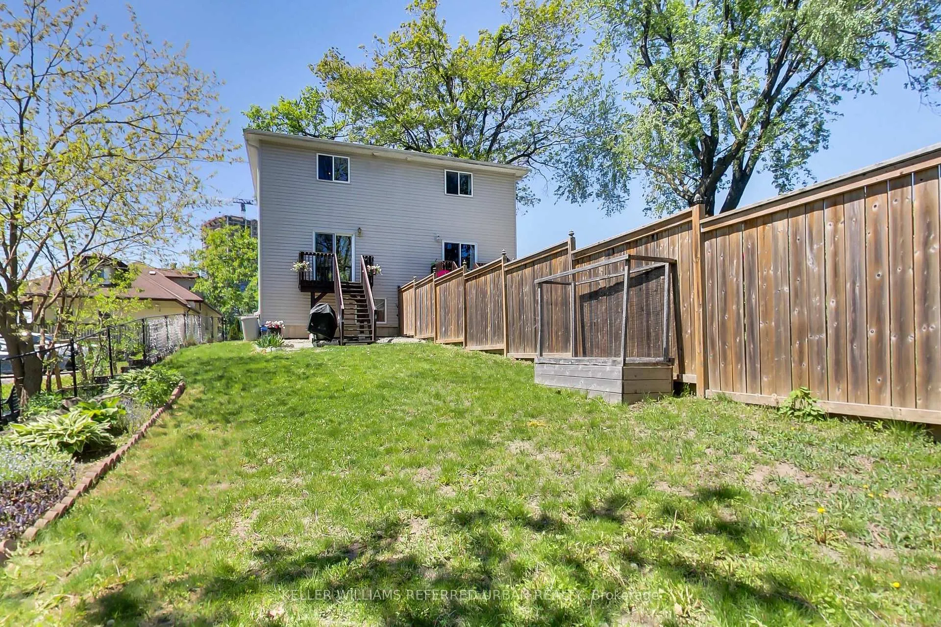 Photo 24 of 27 Lount Street, Barrie, Wellington — HOMEH