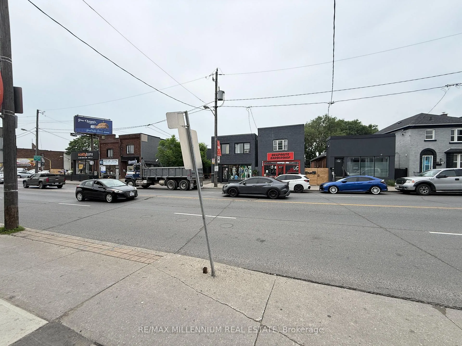 Photo 6 of Unit Upper Level, 520 Rogers Road, Toronto, Keelesdale-Eglinton West — HOMEH