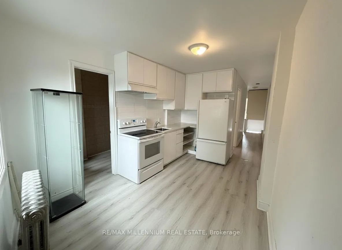 Photo 1 of Unit Upper Level, 520 Rogers Road, Toronto, Keelesdale-Eglinton West — HOMEH