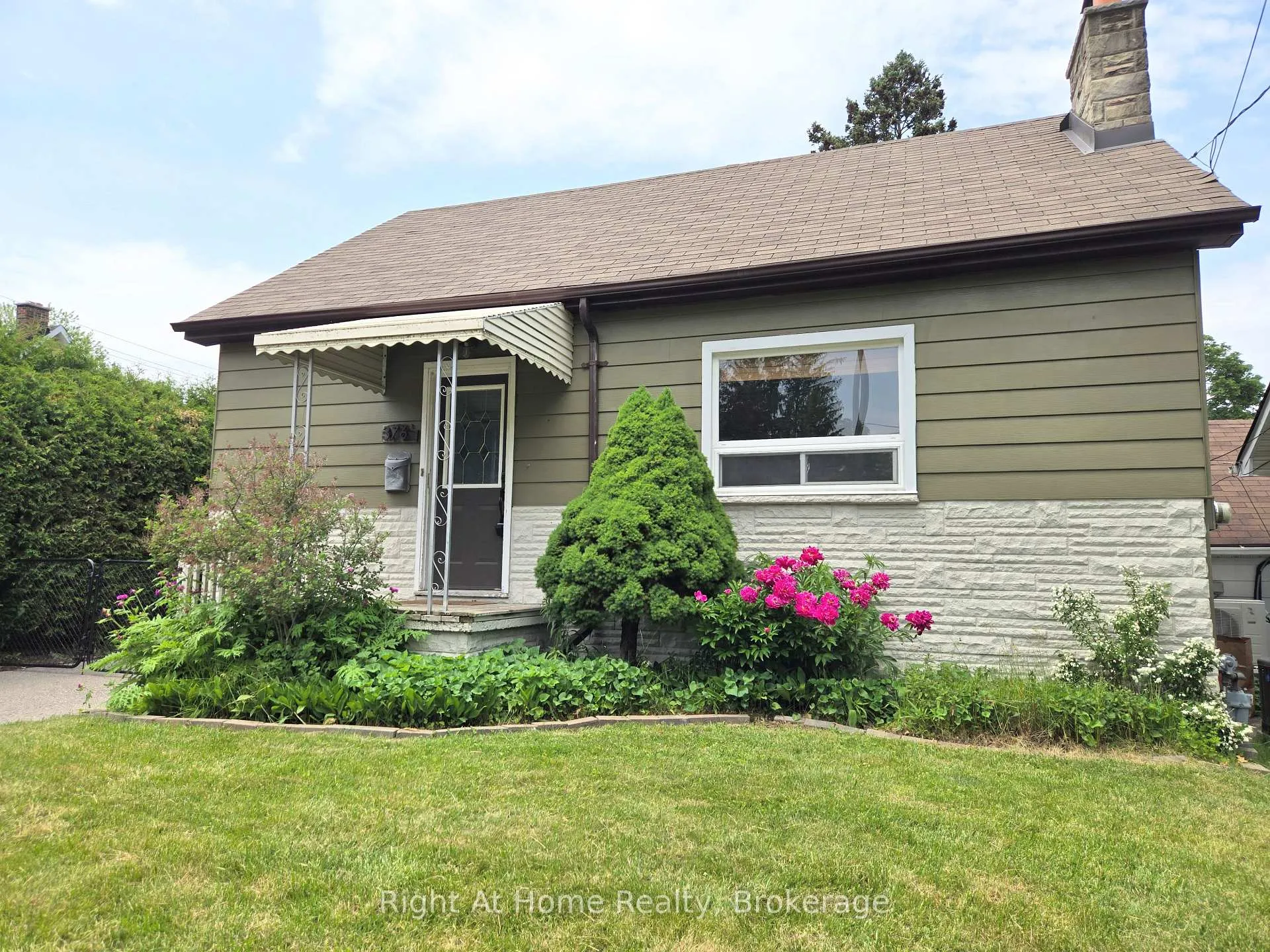 Photo 1 of 376 Colborne Street E, Oshawa, O'Neill — HOMEH