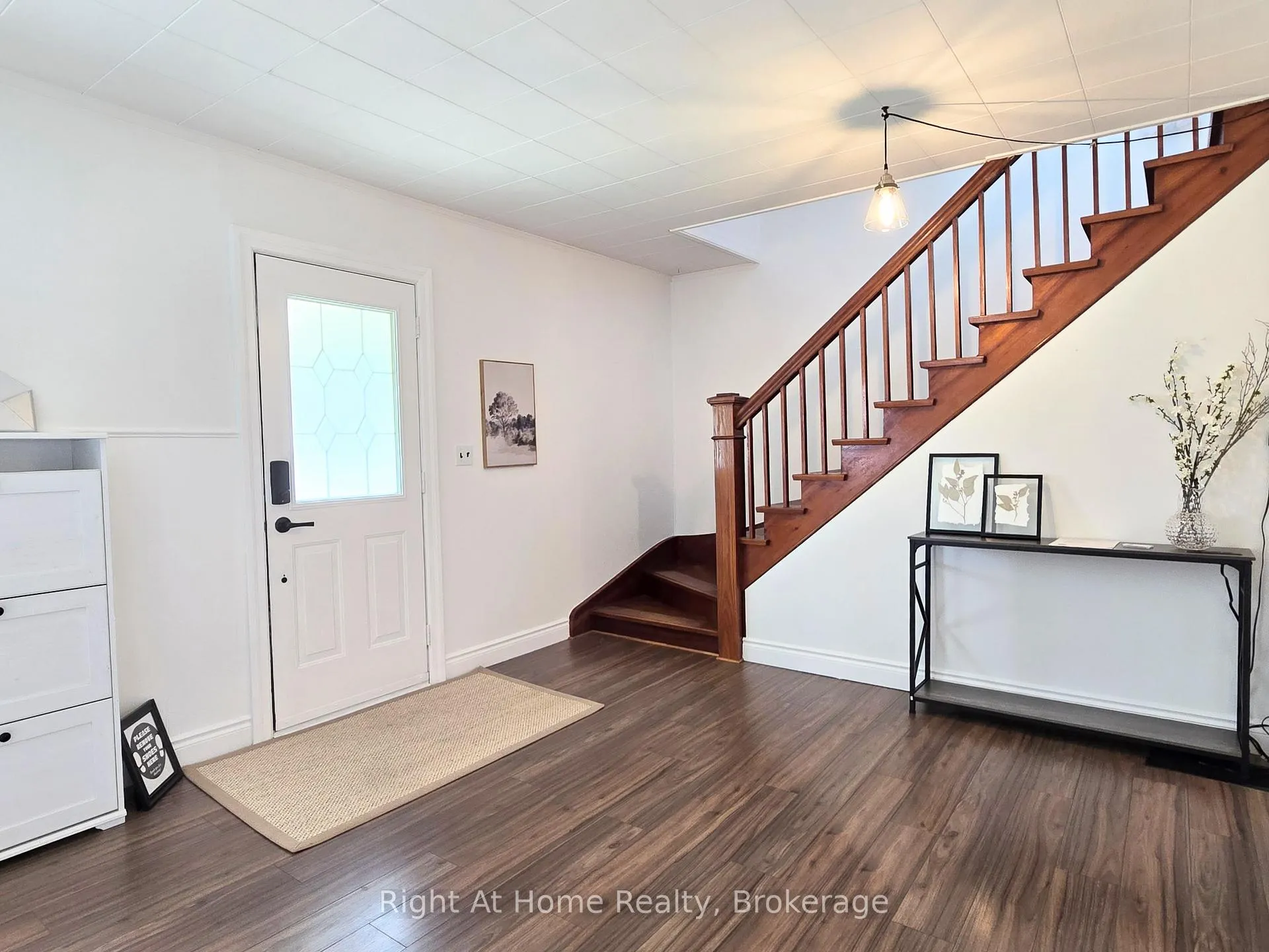 Photo 4 of 376 Colborne Street E, Oshawa, O'Neill — HOMEH