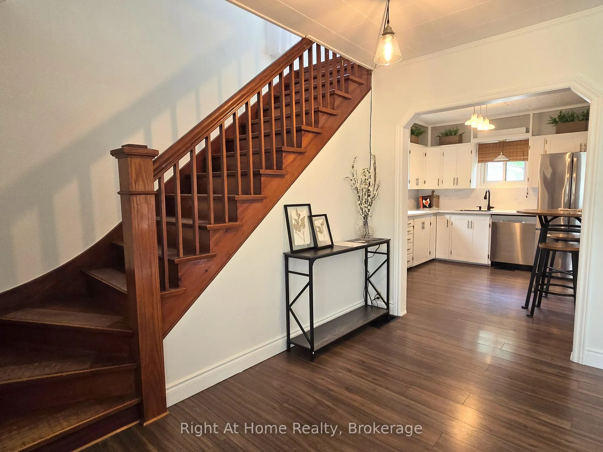 Photo 5 of 376 Colborne Street E, Oshawa, O'Neill — HOMEH