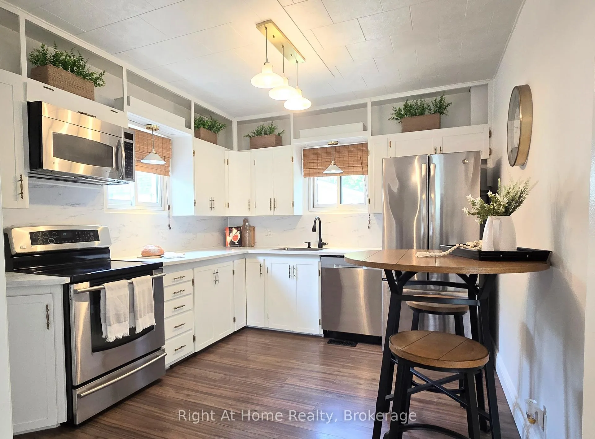 Photo 11 of 376 Colborne Street E, Oshawa, O'Neill — HOMEH
