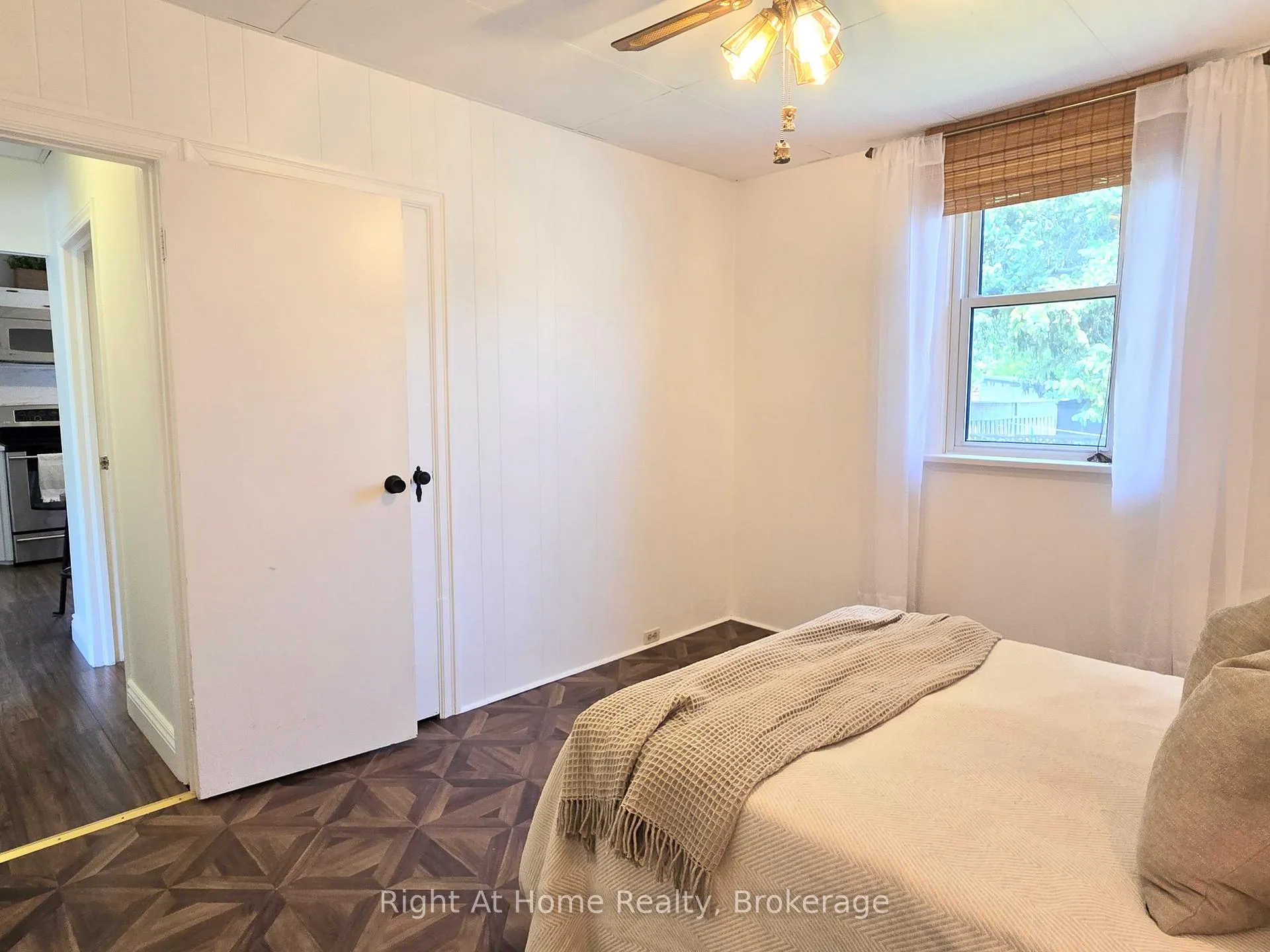 Photo 15 of 376 Colborne Street E, Oshawa, O'Neill — HOMEH