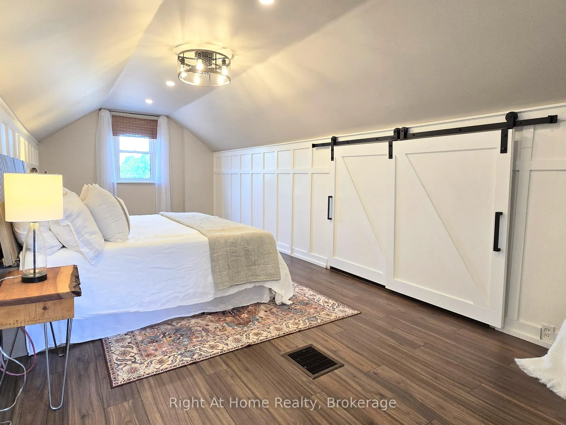 Photo 18 of 376 Colborne Street E, Oshawa, O'Neill — HOMEH